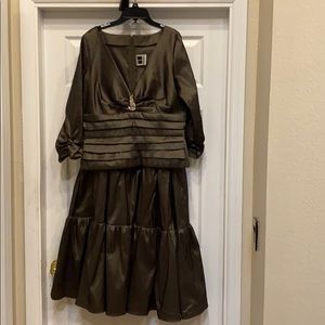 Tadashi top with matching skirt